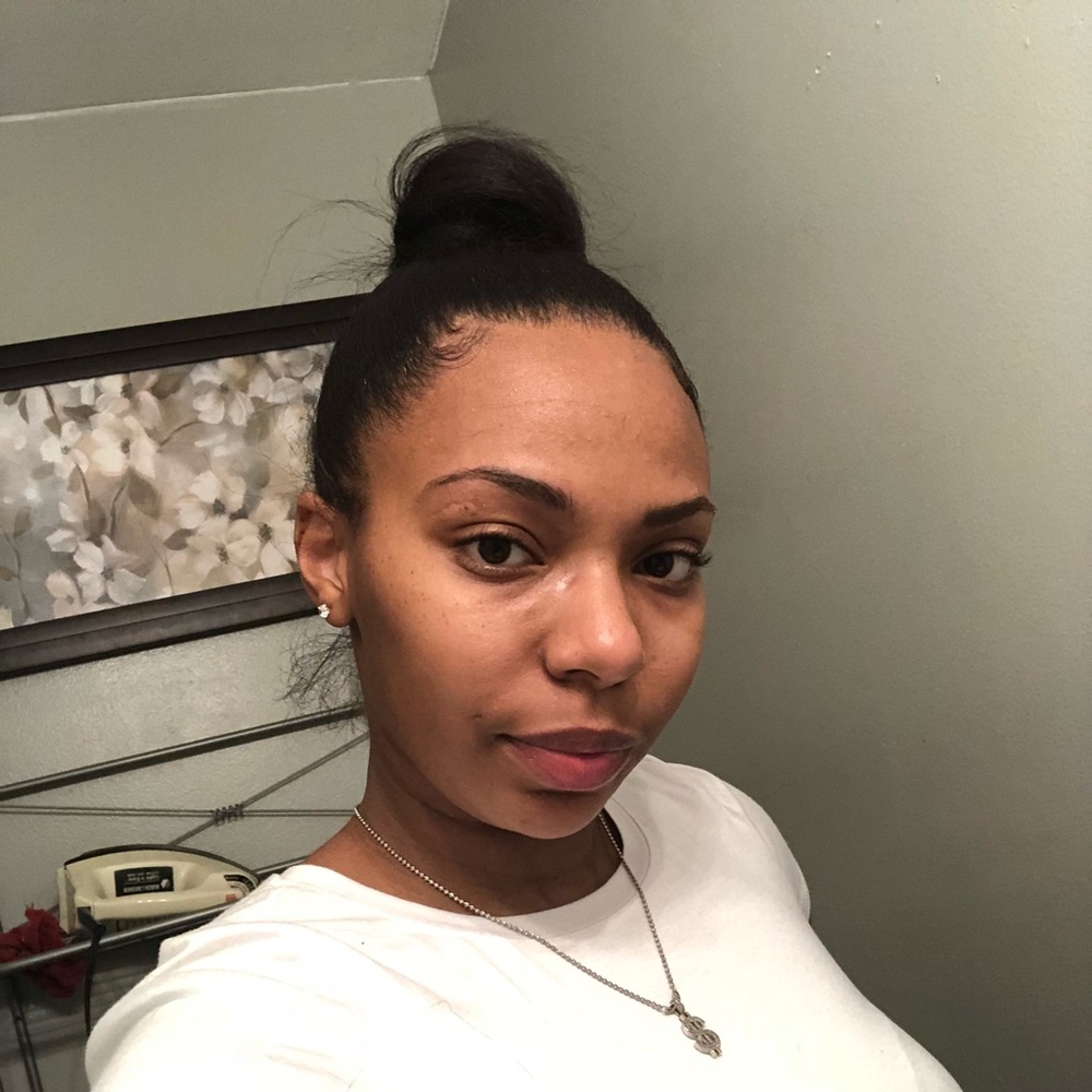 Meet your Posher, Malika